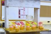 Lemonade Stand - Cupcake Wars
